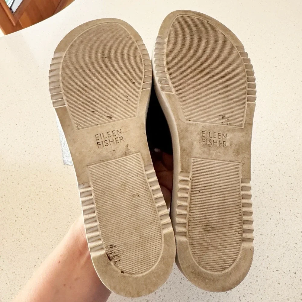 Eileen Fisher Touch Platform Sandals in a metallic Silver Size 7